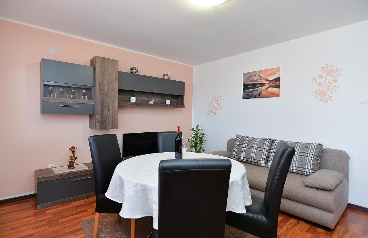 Apartments Milka 2074 Poreč Exterior foto
