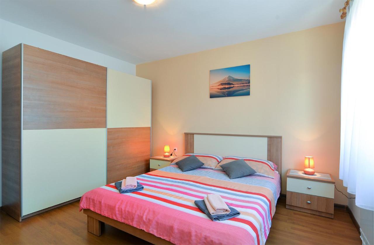 Apartments Milka 2074 Poreč Exterior foto